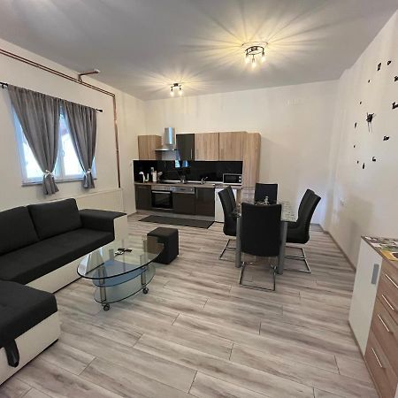 Apartment Tilia Оточац Екстер'єр фото