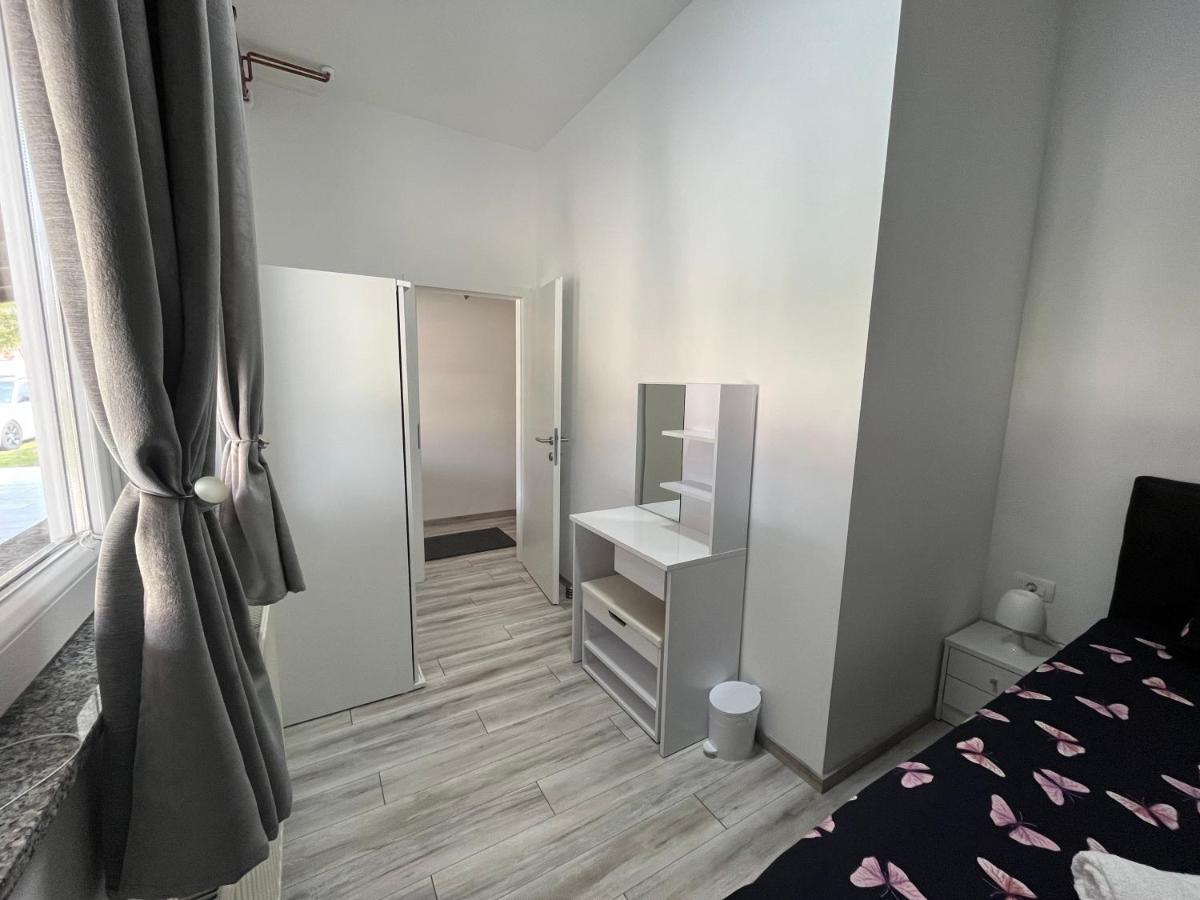 Apartment Tilia Оточац Екстер'єр фото